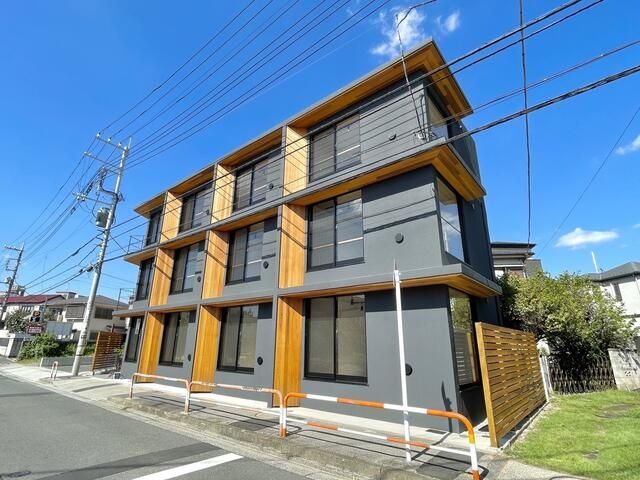 足立区西新井栄町のマンションの建物外観