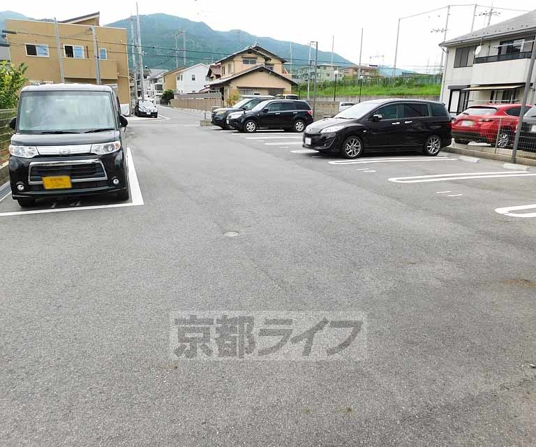 【メゾンアンソレイユの駐車場】