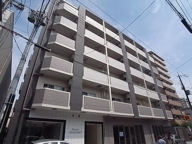 【尼崎市西本町のマンションの建物外観】