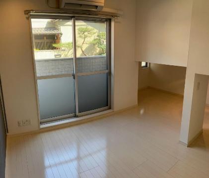 居室・リビング　室内