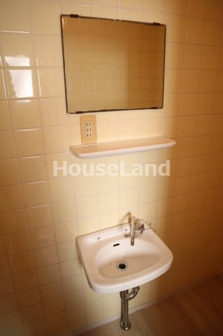 洗面設備　脱衣スペースもあります