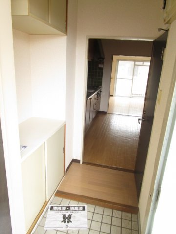 玄関　※別室参考写真・反転タイプ