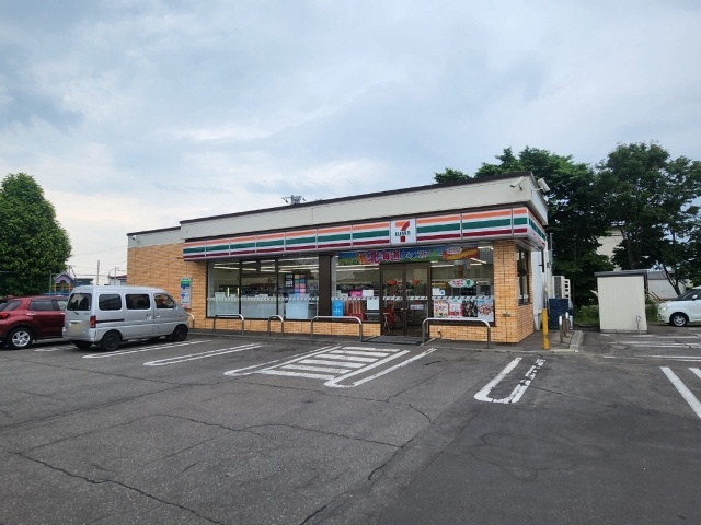 コンビニ　セブンイレブン帯広弥生通店（コンビニ）まで565m