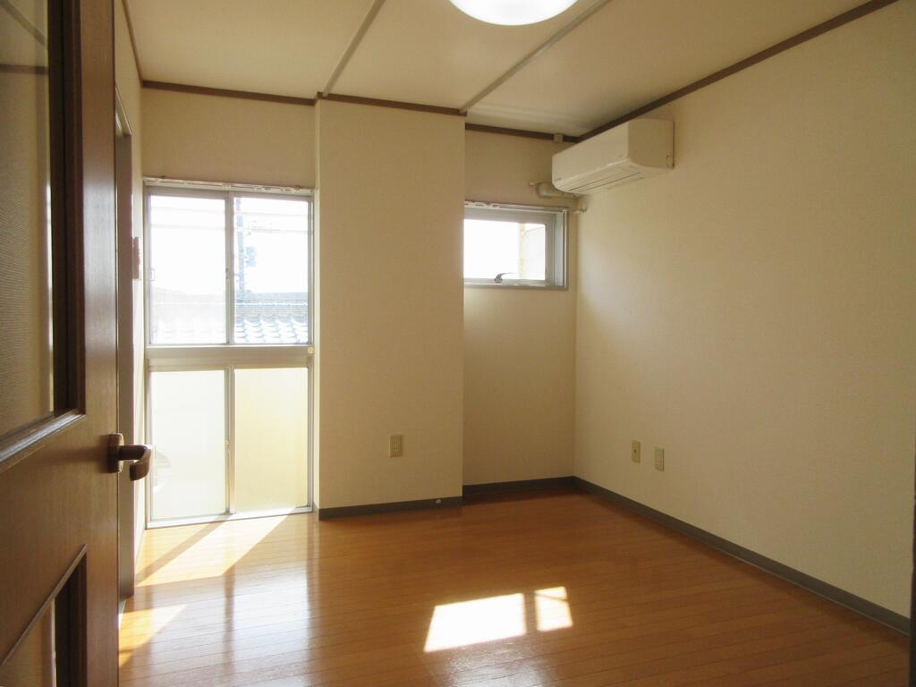 居室・リビング　（参考）他室の写真を使用しています。現況優先となります。