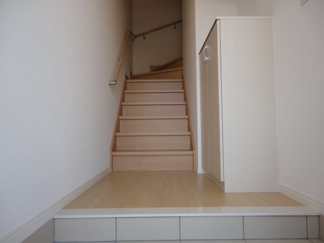 玄関　階段