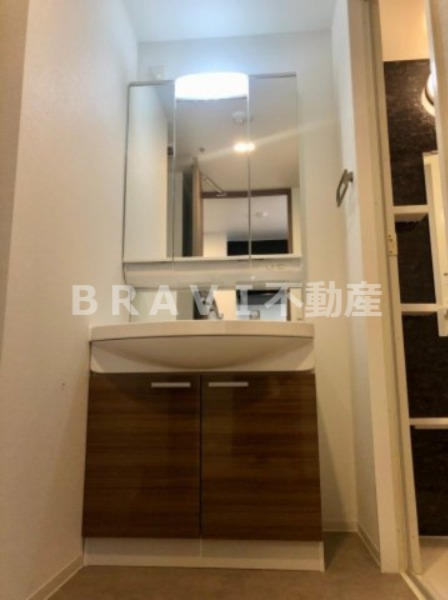 洗面設備　【エル・セレーノ天満橋】独立洗面台、朝の身支度には欠かせませ