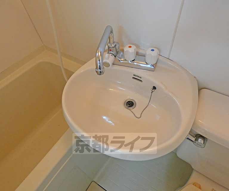 洗面設備　洗面台です