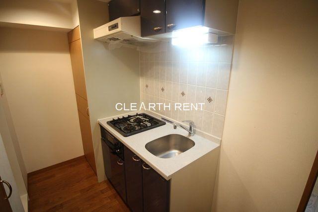 キッチン　グリル付きシステムキッチンで料理の幅が広がります。