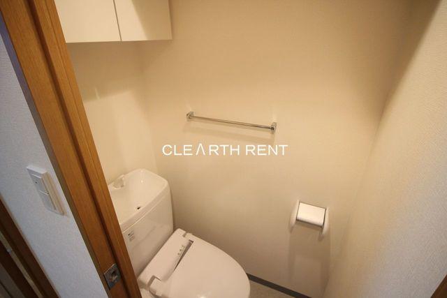 トイレ　シャワー付きトイレ。