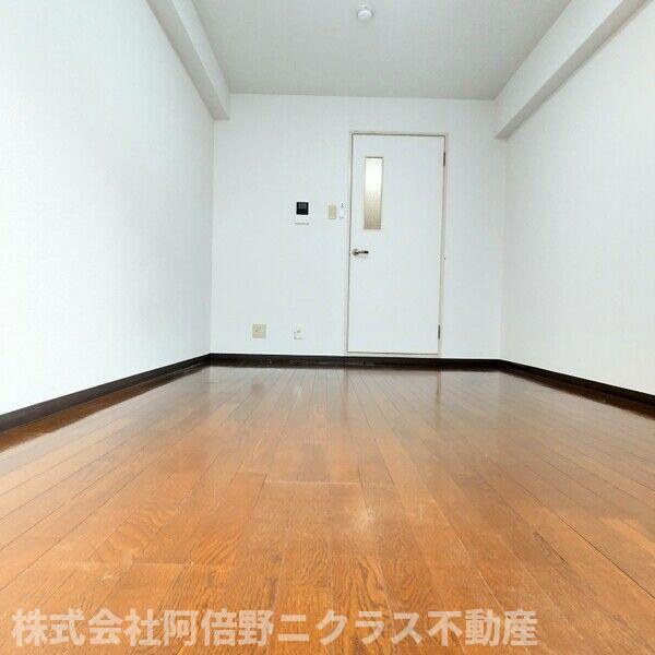 居室・リビング　内装は別部屋の参考写真です。