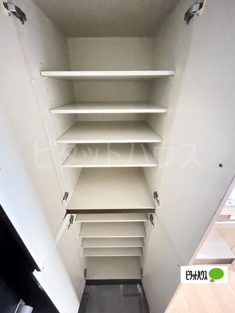収納　シューズボックス