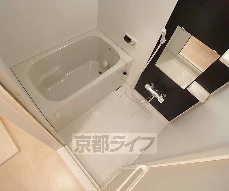 バス・シャワールーム　追い炊き機能付きです。