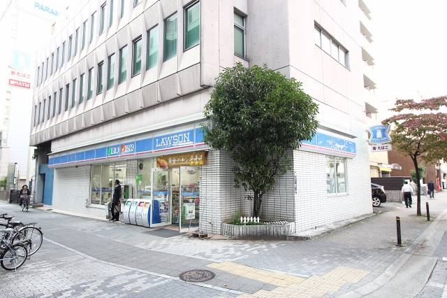 コンビニ　ローソン東新町北店（コンビニ）まで200m