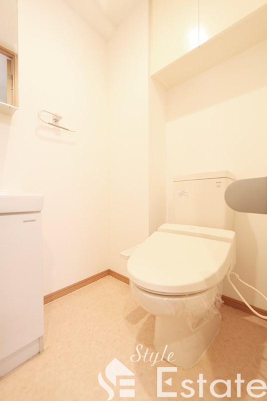 トイレ　温水洗浄機能付き便座