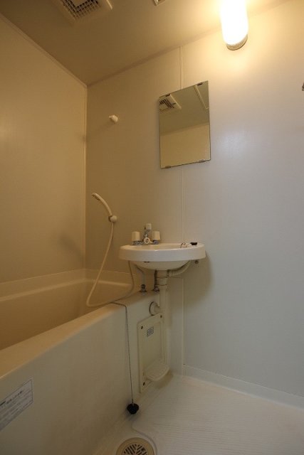 バス・シャワールーム　同物件別号室