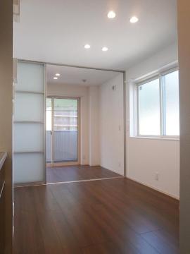 居室・リビング　室内