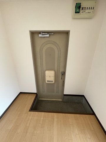 玄関　落ち着いた玄関です