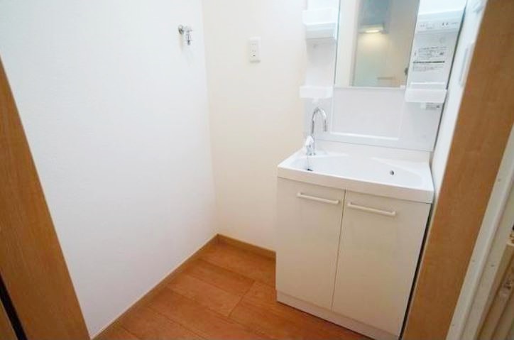 洗面設備　身支度に欠かせない独立洗面台♪