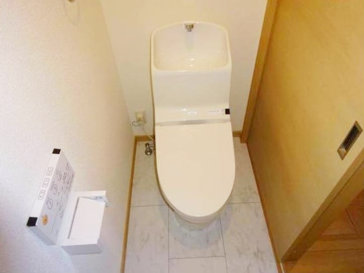 トイレ　嬉しい温水洗浄便座♪