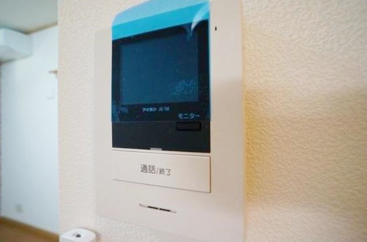 セキュリティ　女性の方でも安心のモニター付きインターホン♪