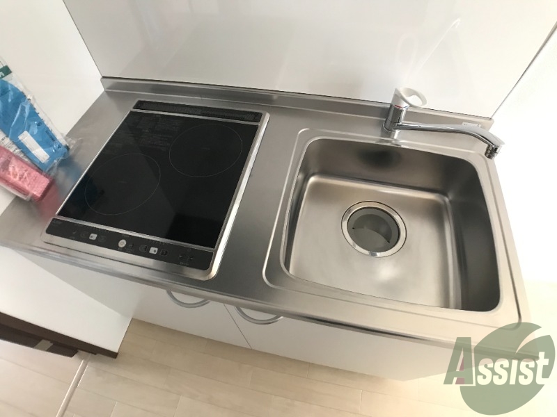 キッチン　キッチンはＩＨクッキングヒーターになっています。