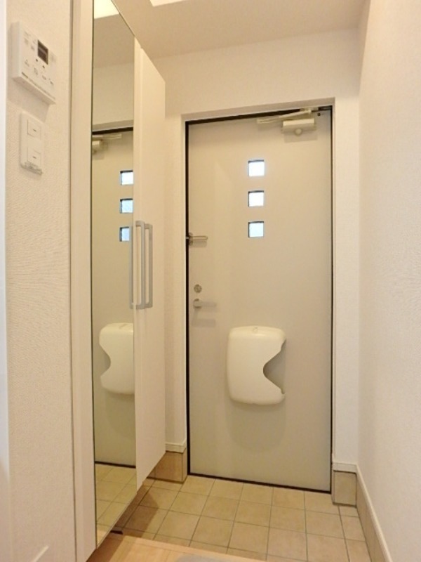 玄関　図面と現状に相違がある場合には現状を優先