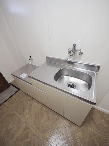 キッチン　キッチンにガスコンロ設置可能です。