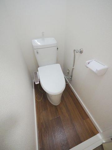 トイレ　2023年9月に、便座一式交換済み。