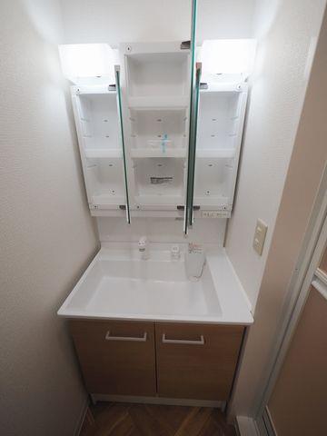 洗面設備　2023年9月に洗髪洗面化粧台交換済み。