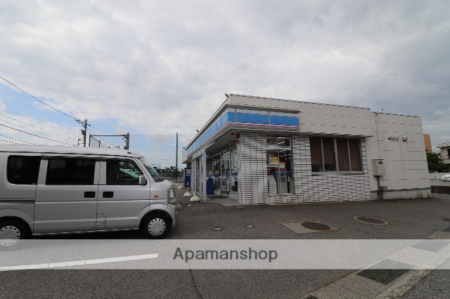 コンビニ　ローソン（コンビニ）まで297m