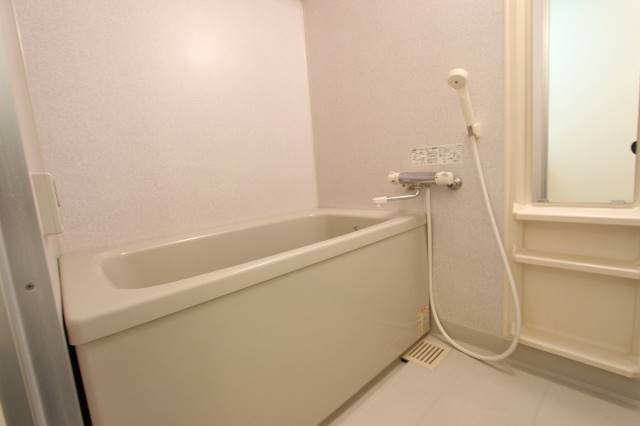 バス・シャワールーム　ゆったりバスルーム