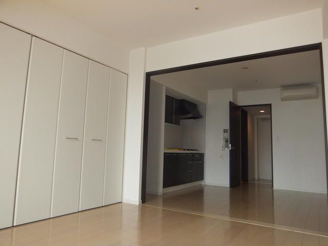 居室・リビング　参考画像　別住戸の写真です。