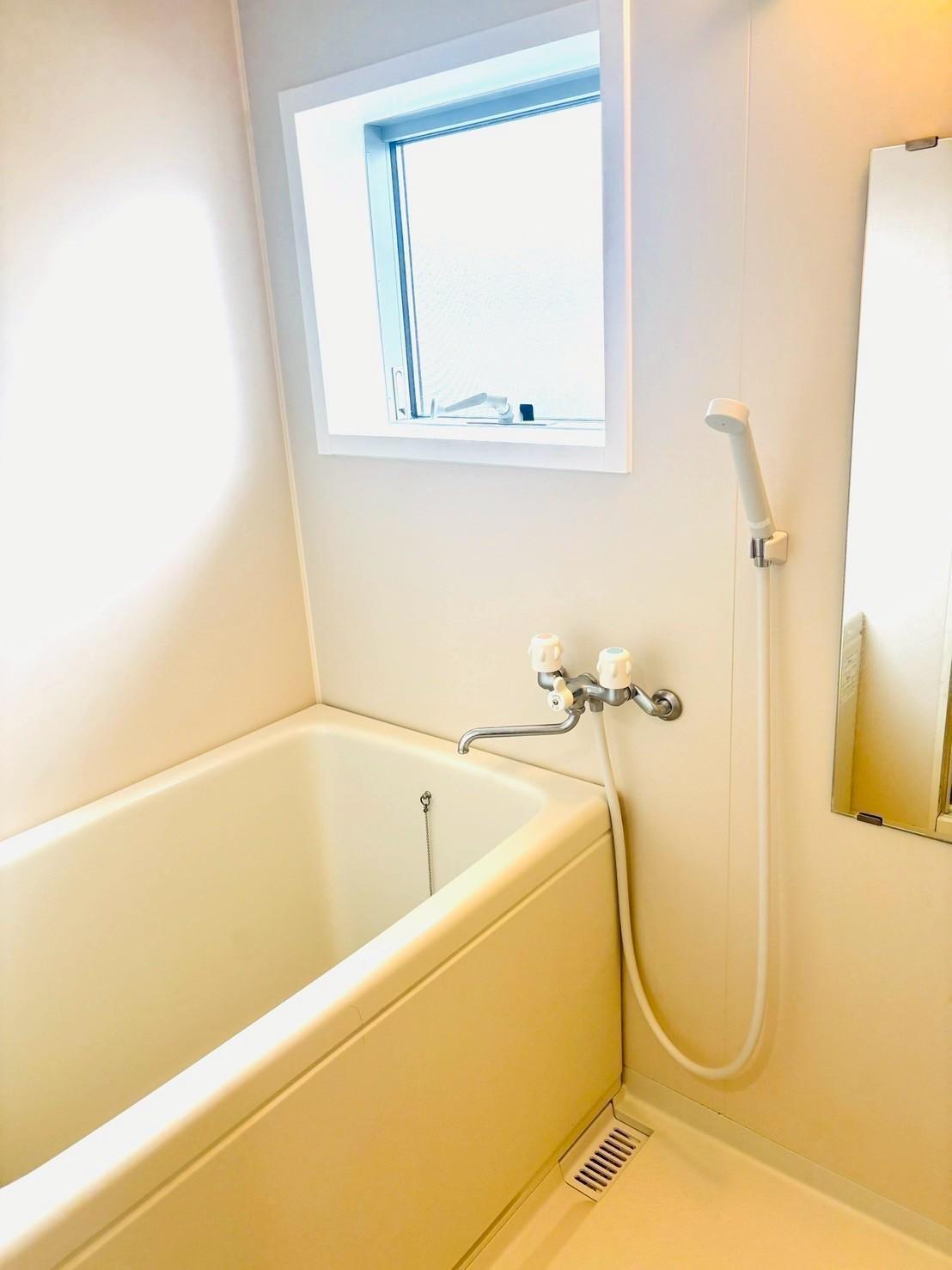 バス・シャワールーム　使いやすい浴槽で、浴室も問題無し！