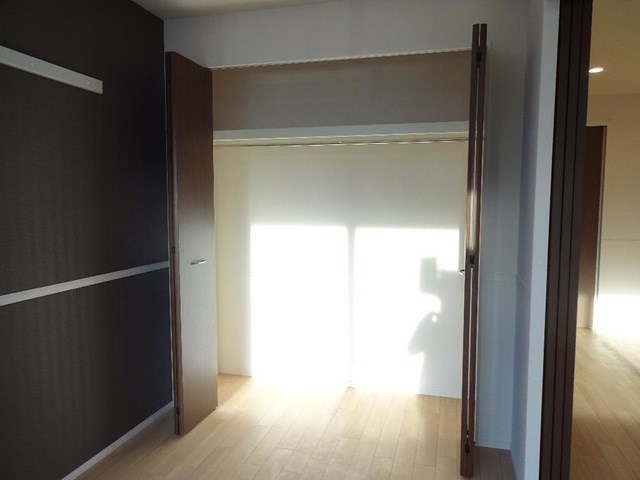 収納　仕切りがなく、丈の長いお洋服も収納できます♪