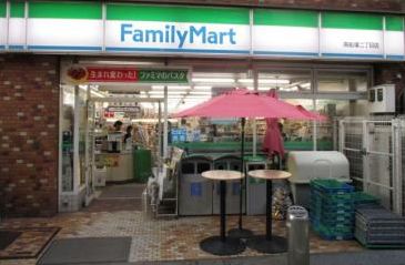 コンビニ　ファミリーマート 南船場二丁目店（コンビニ）まで67m