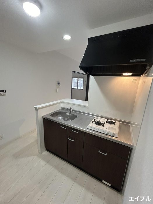 キッチン　※写真は同型タイプ、現況優先。