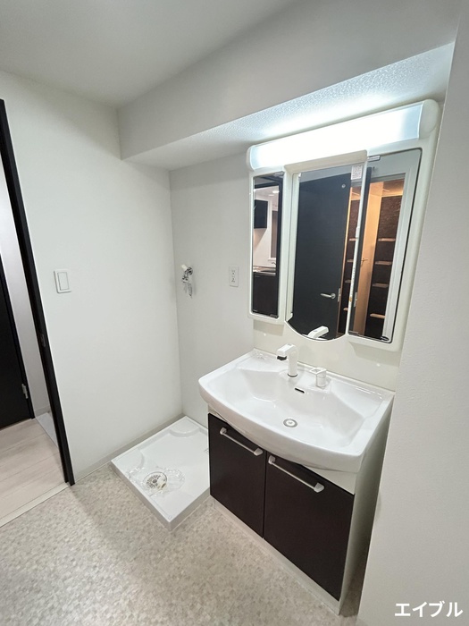 洗面設備　※写真は同型タイプ、現況優先。