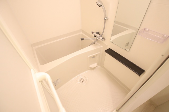 バス・シャワールーム　※別室の参考写真の為、現況優先です。