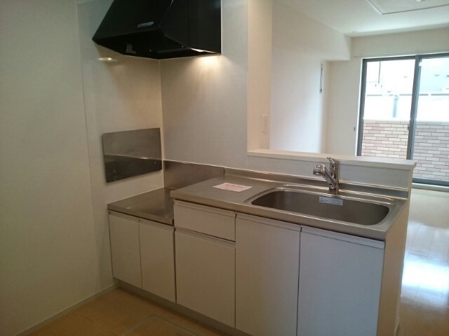 キッチン　コンパクトなキッチンで掃除もラクラク