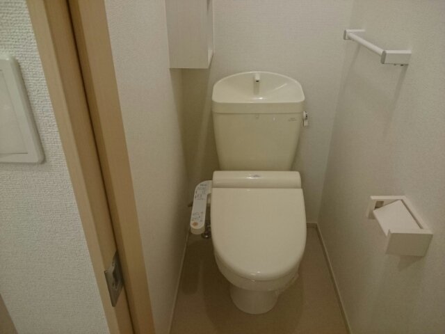 トイレ　落ち着いたトイレです