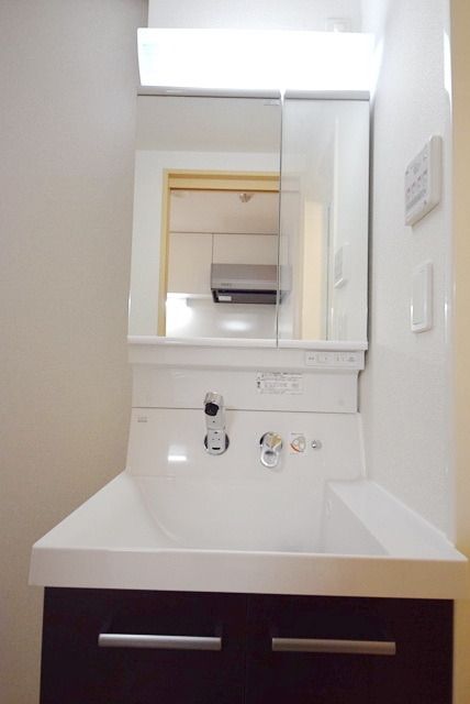 洗面設備　★スタイリッシュな洗面台！