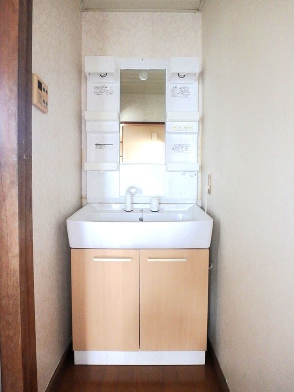 洗面設備　人気のシャンプードレッサーです