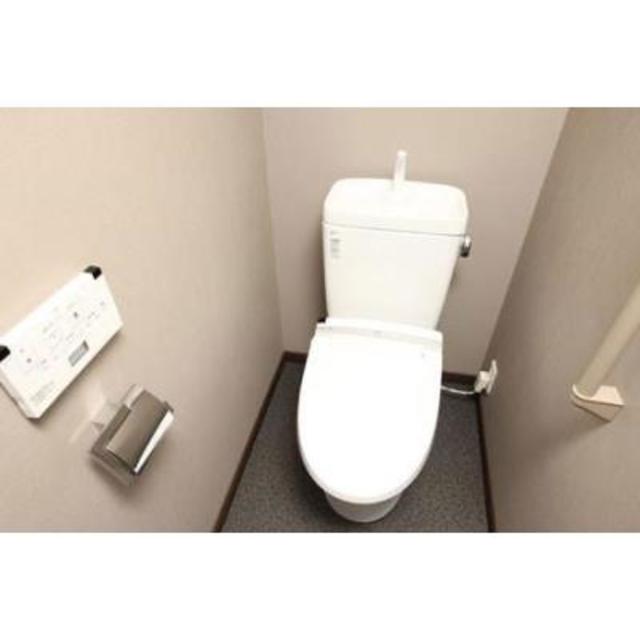 トイレ　※写真は同タイプ住戸です。