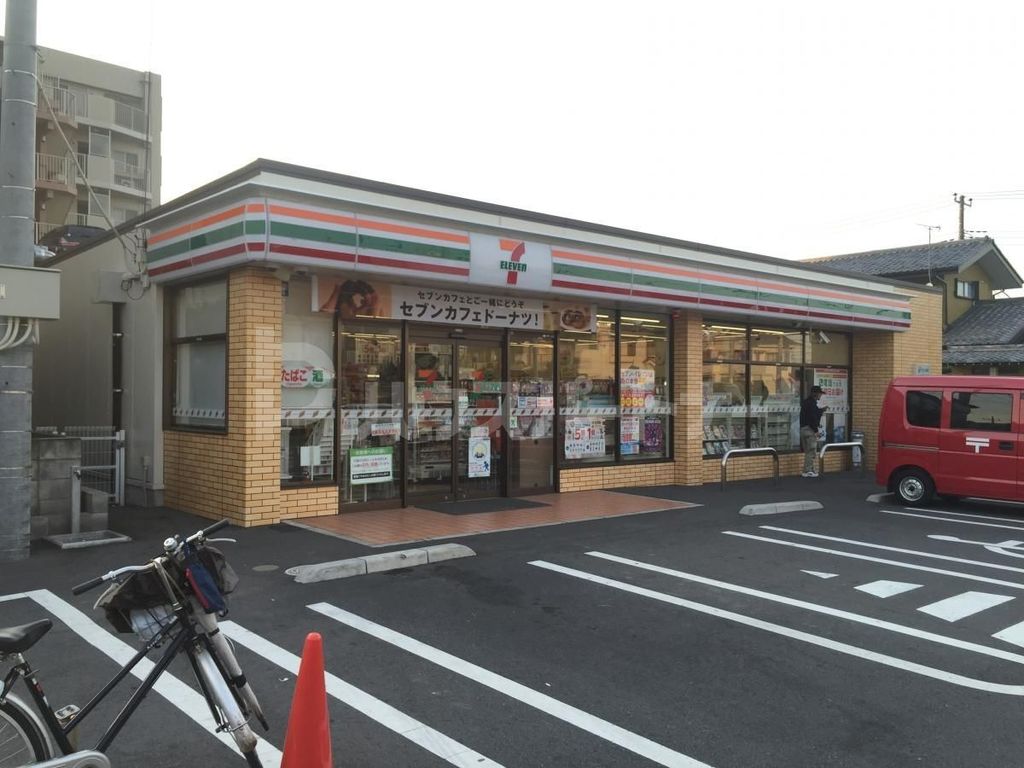 コンビニ　セブンイレブン草加氷川北店（コンビニ）まで140m