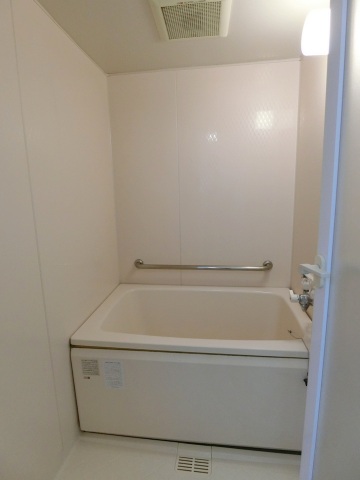 バス・シャワールーム　ゆとりの浴室