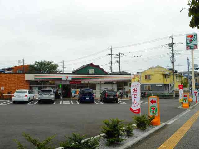 コンビニ　セブンイレブン（コンビニ）まで82m