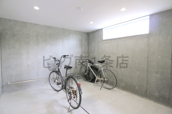 その他共有部分　駐輪場です♪