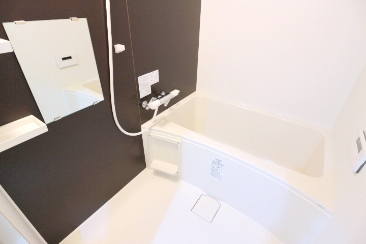 バス・シャワールーム　ゆとりのある浴室です♪