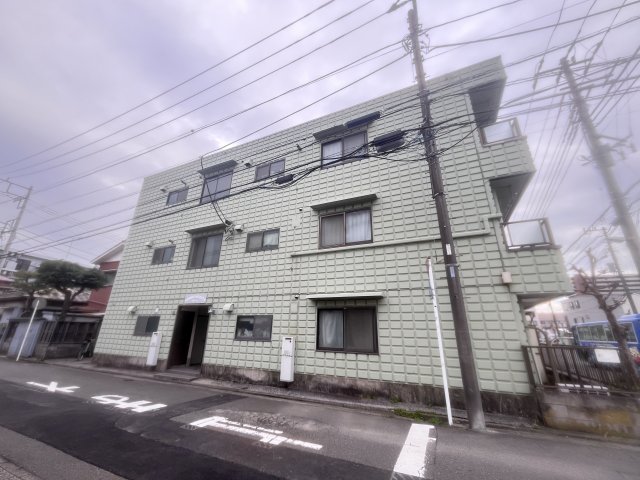 建物外観　パステルグリーンの可愛い外観です?