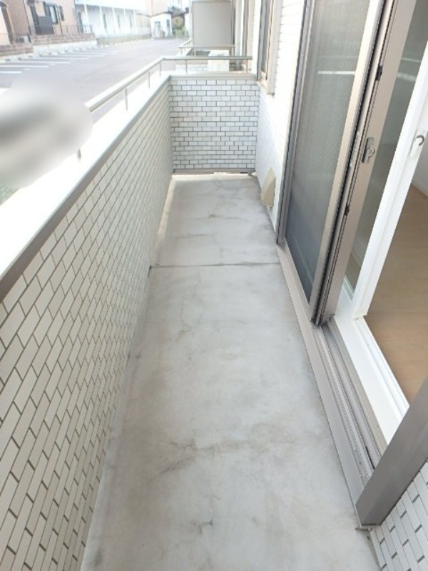 バルコニー　図面と現状に相違がある場合には現状を優先